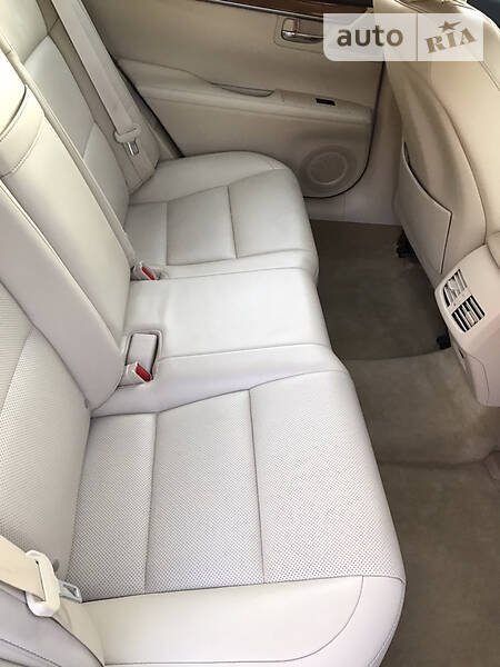 Седан Lexus ES 2015 в Одесі фото 40 Седан Lexus ES 2015 в Одесі