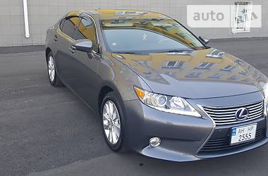 Седан Lexus ES 2013 в Полтаве