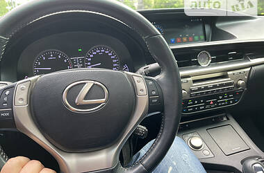 Седан Lexus ES 2012 в Виннице