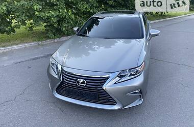 Седан Lexus ES 2017 в Умани