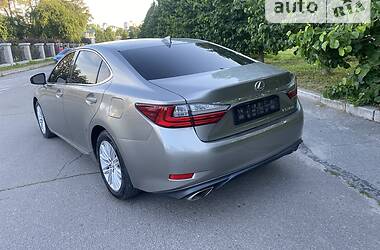 Седан Lexus ES 2017 в Умани