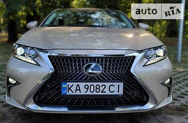 Седан Lexus ES 2014 в Киеве