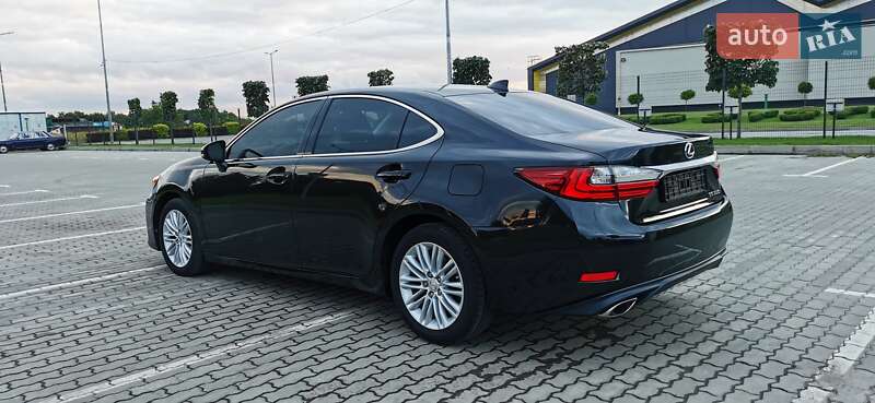 Седан Lexus ES 2017 в Хмельницькому