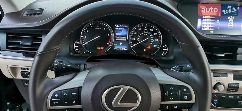 Седан Lexus ES 2017 в Хмельницькому