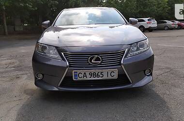 Седан Lexus ES 2014 в Києві