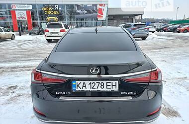 Седан Lexus ES 2020 в Виннице