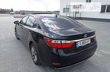 Седан Lexus ES 2013 в Черкасах