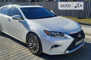 Седан Lexus ES 2013 в Ивано-Франковске