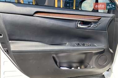Седан Lexus ES 2014 в Киеве