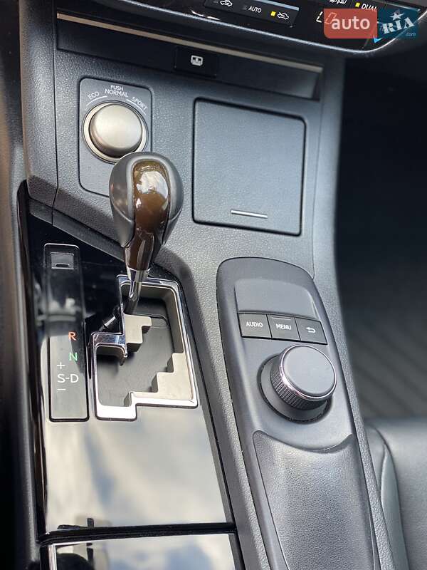 Седан Lexus ES 2014 в Киеве фото 7 Седан Lexus ES 2014 в Киеве