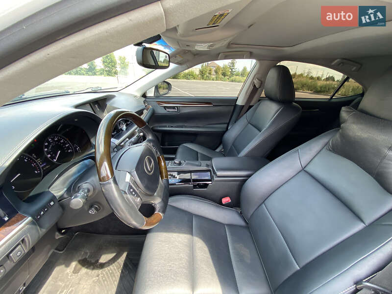 Седан Lexus ES 2014 в Киеве