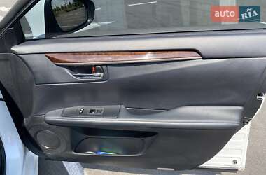 Седан Lexus ES 2014 в Києві