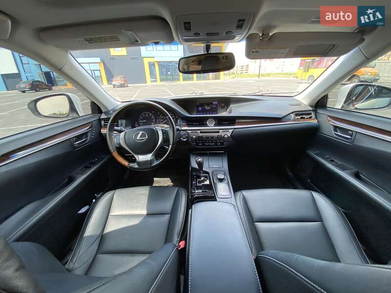 Седан Lexus ES 2014 в Киеве