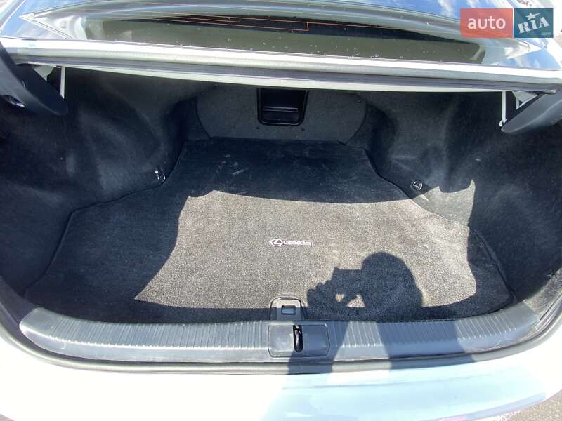 Седан Lexus ES 2014 в Киеве