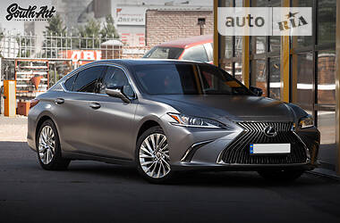 Седан Lexus ES 2019 в Дніпрі