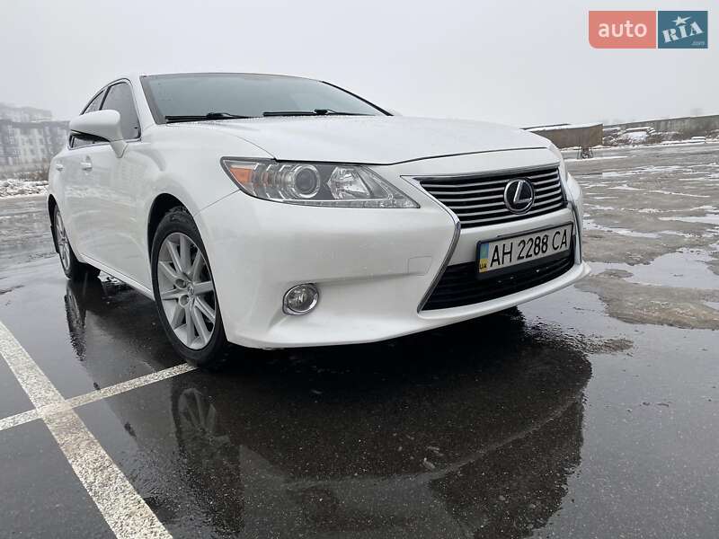 Седан Lexus ES 2014 в Киеве фото 27 Седан Lexus ES 2014 в Киеве