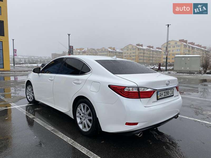Седан Lexus ES 2014 в Киеве фото 34 Седан Lexus ES 2014 в Киеве