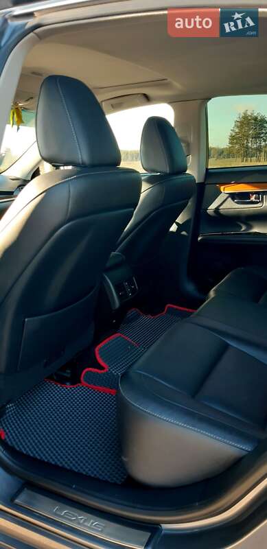 Седан Lexus ES 2014 в Павлограді