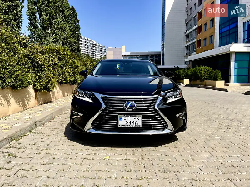 Lexus ES
