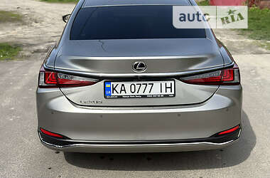 Седан Lexus ES 2022 в Киеве