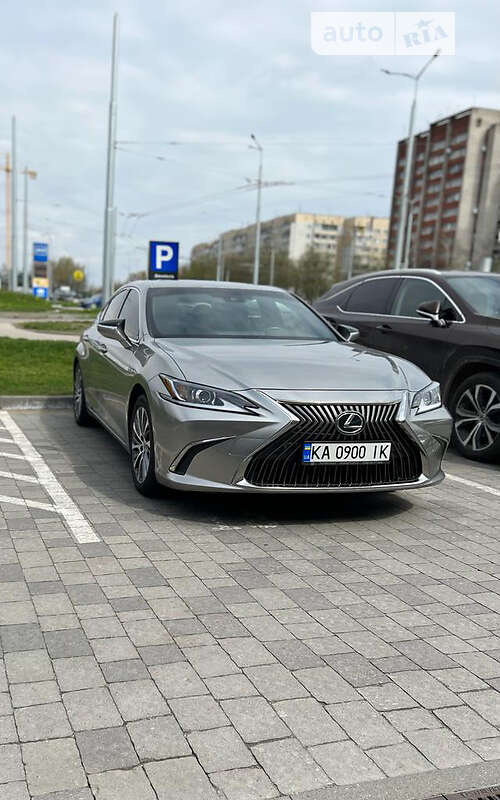 Седан Lexus ES 2020 в Львові