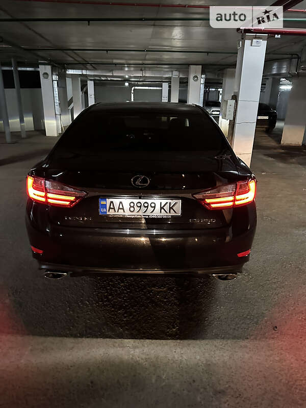 Седан Lexus ES 2017 в Киеве