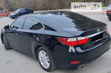 Седан Lexus ES 2014 в 