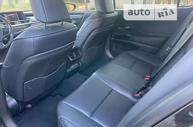 Седан Lexus ES 2019 в 