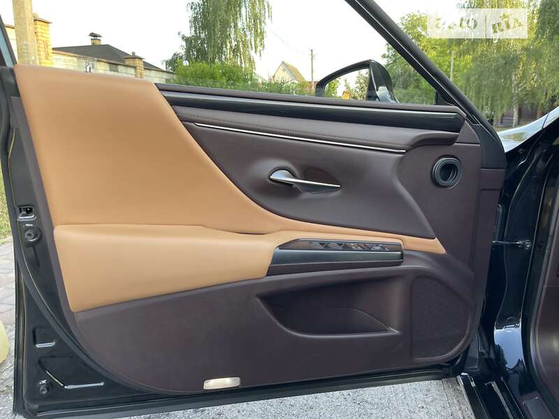 Седан Lexus ES 2019 в Києві