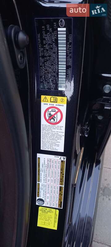 Седан Lexus ES 2016 в Ровно