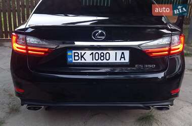 Седан Lexus ES 2016 в Рівному