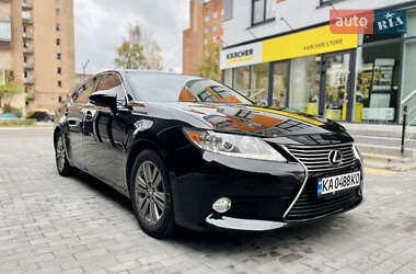 Седан Lexus ES 2013 в Вараше