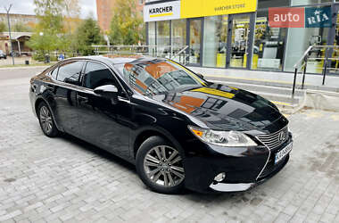 Седан Lexus ES 2013 в Вараше