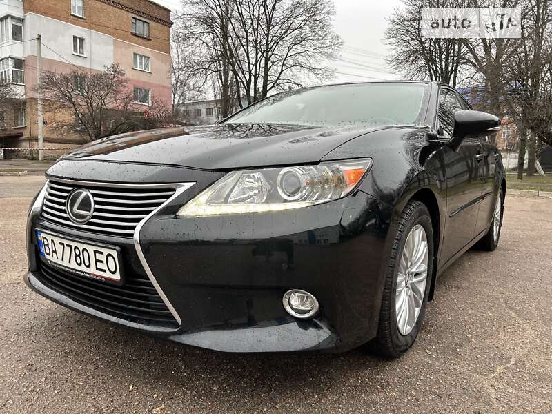 Седан Lexus ES 2014 в Кропивницькому