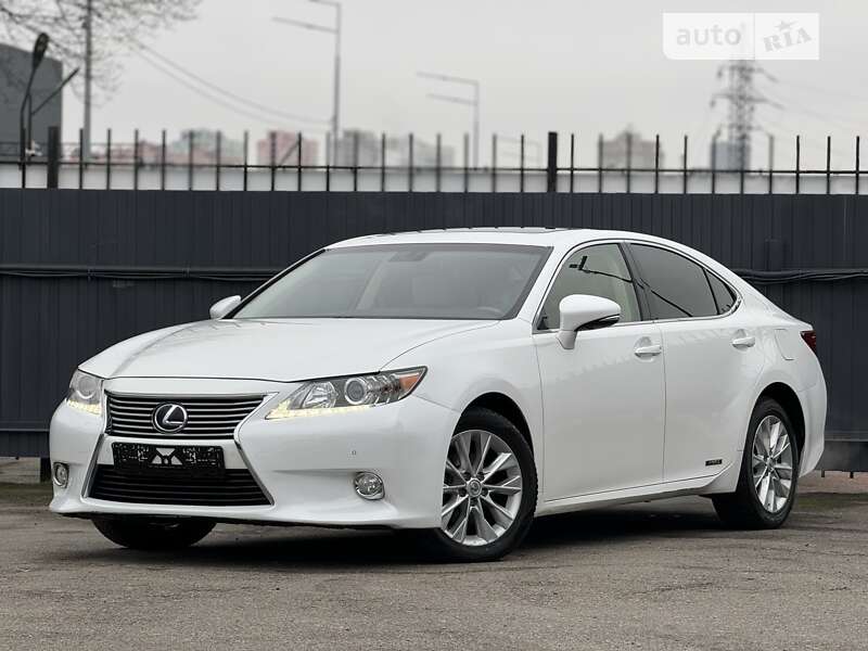 Седан Lexus ES 2014 в Киеве