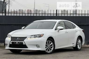 Седан Lexus ES 2014 в Киеве