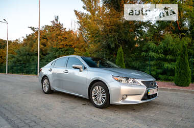 Седан Lexus ES 2012 в Кременчуці