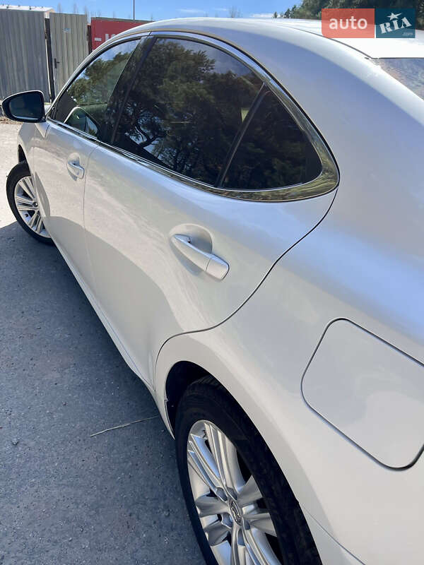 Седан Lexus ES 2013 в Кропивницькому