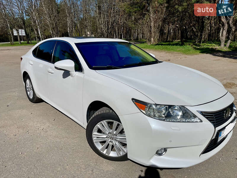 Седан Lexus ES 2013 в Кропивницькому