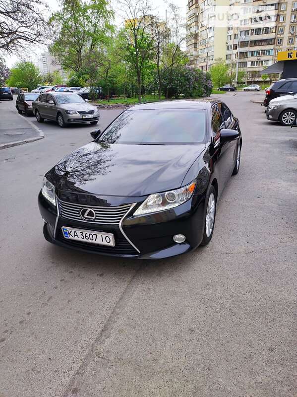 Седан Lexus ES 2012 в Киеве