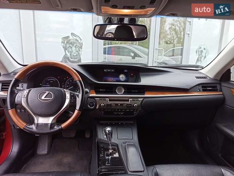 Седан Lexus ES 2015 в Днепре