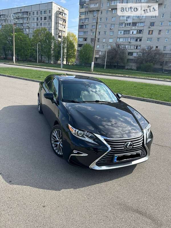 Седан Lexus ES 2015 в Харькове