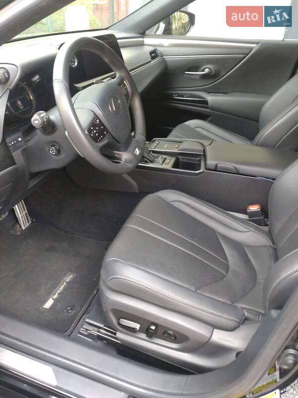 Седан Lexus ES 2022 в Києві