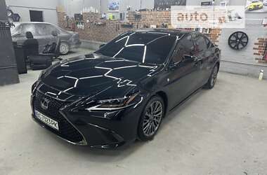 Седан Lexus ES 2021 в Львове