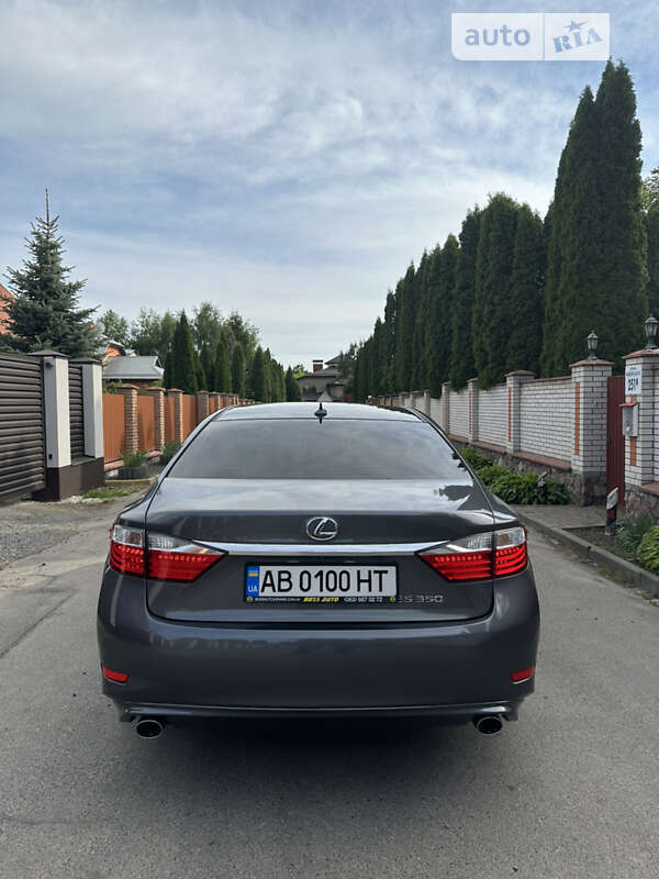 Седан Lexus ES 2013 в Виннице