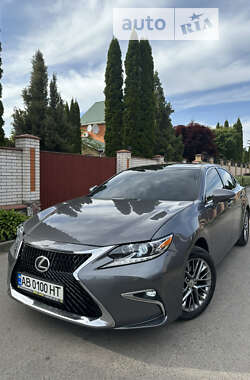 Седан Lexus ES 2013 в Виннице