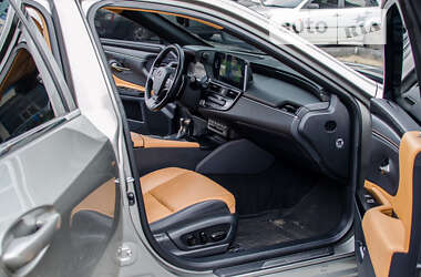 Седан Lexus ES 2022 в Днепре