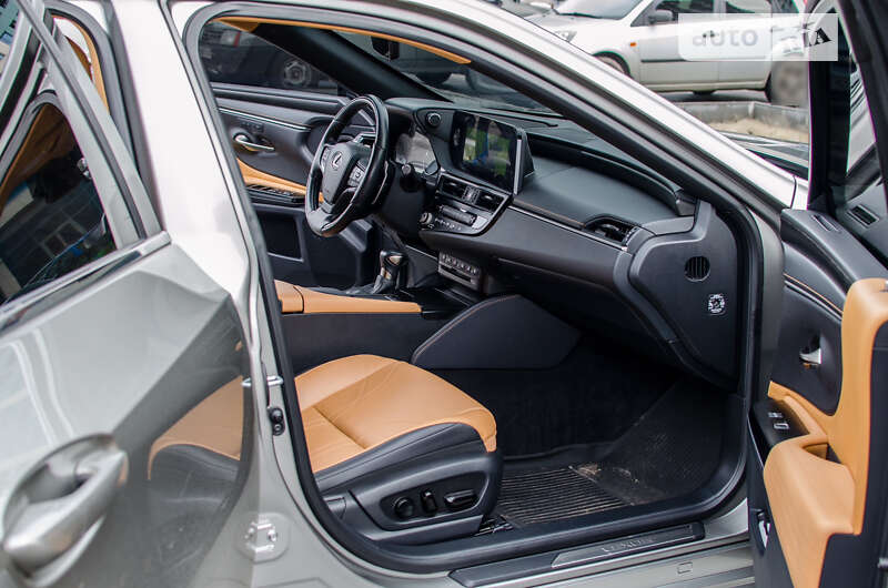 Седан Lexus ES 2022 в Днепре
