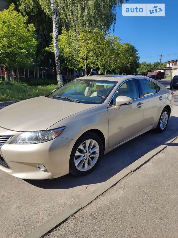 Lexus ES 2013