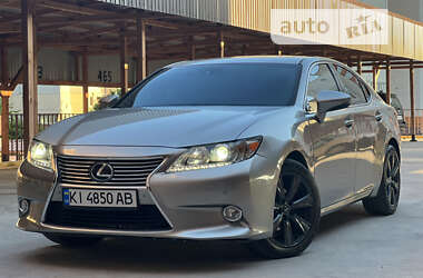 Седан Lexus ES 2014 в Белой Церкви